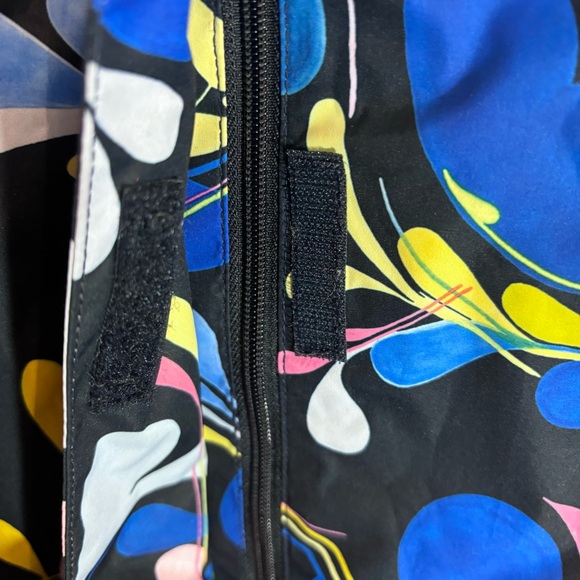 HELLY HANSEN Sz M Rain Jacket Hooded Floral Styled Pattern Pockets Vented Lining - Picture 3 of 10